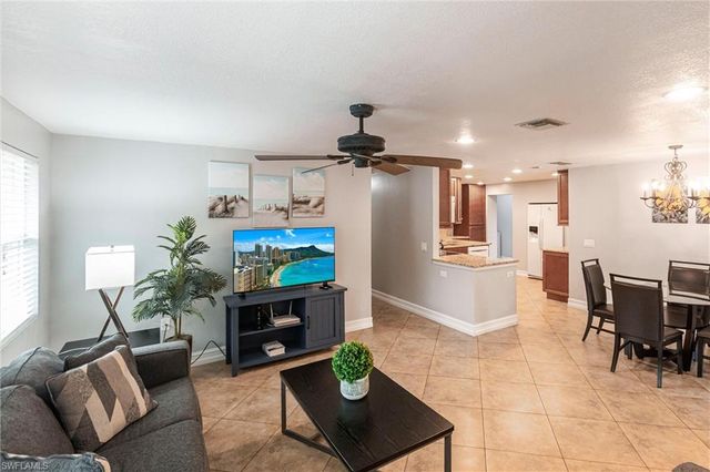 808 110th AVE N, Naples, FL 34108