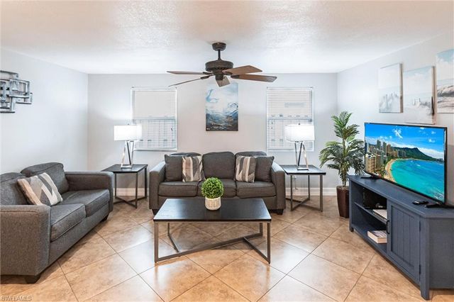 808 110th AVE N, Naples, FL 34108