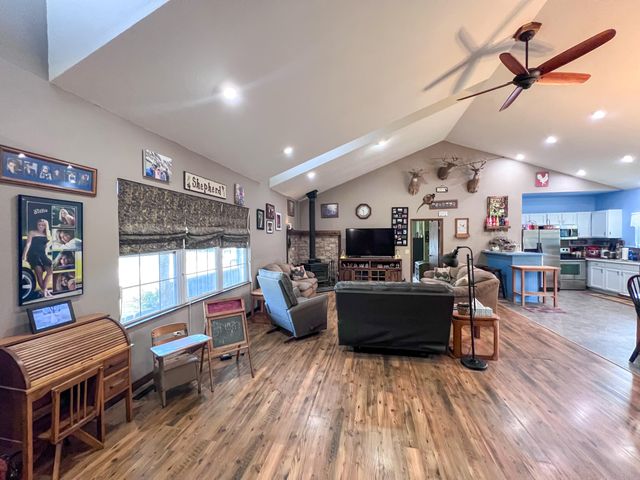 24723 County Road 211, Flemington, MO 65650