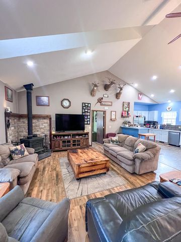 24723 County Road 211, Flemington, MO 65650