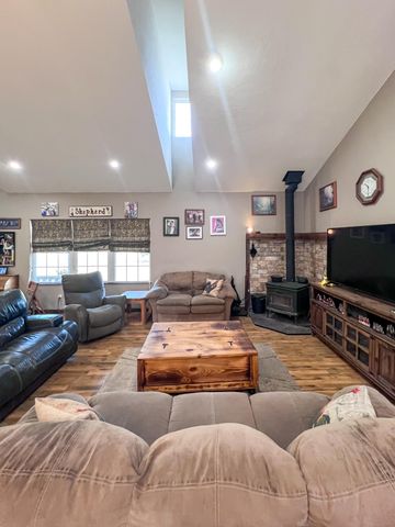 24723 County Road 211, Flemington, MO 65650