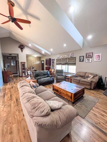 24723 County Road 211, Flemington, MO 65650