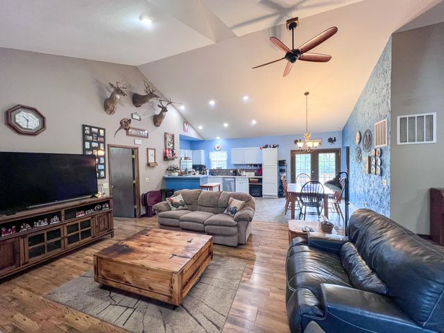 24723 County Road 211, Flemington, MO 65650