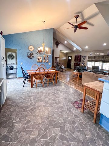 24723 County Road 211, Flemington, MO 65650