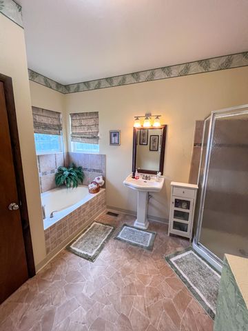 24723 County Road 211, Flemington, MO 65650