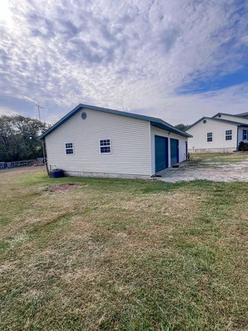 24723 County Road 211, Flemington, MO 65650