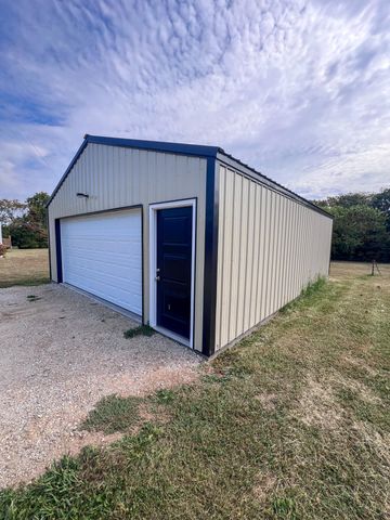 24723 County Road 211, Flemington, MO 65650