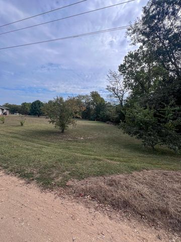 24723 County Road 211, Flemington, MO 65650