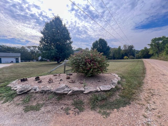 24723 County Road 211, Flemington, MO 65650