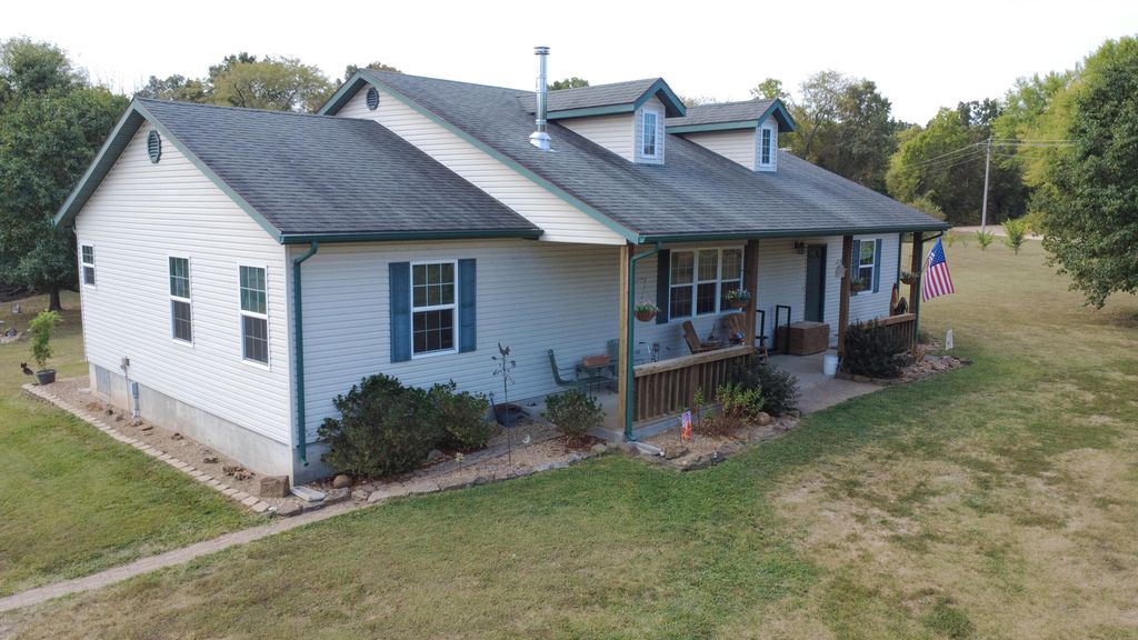 24723 County Road 211, Flemington, MO 65650