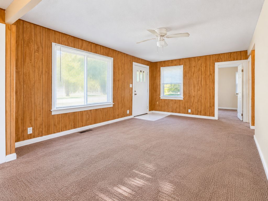 210 Independence Avenue, Joliet, IL 60433 — photo 2