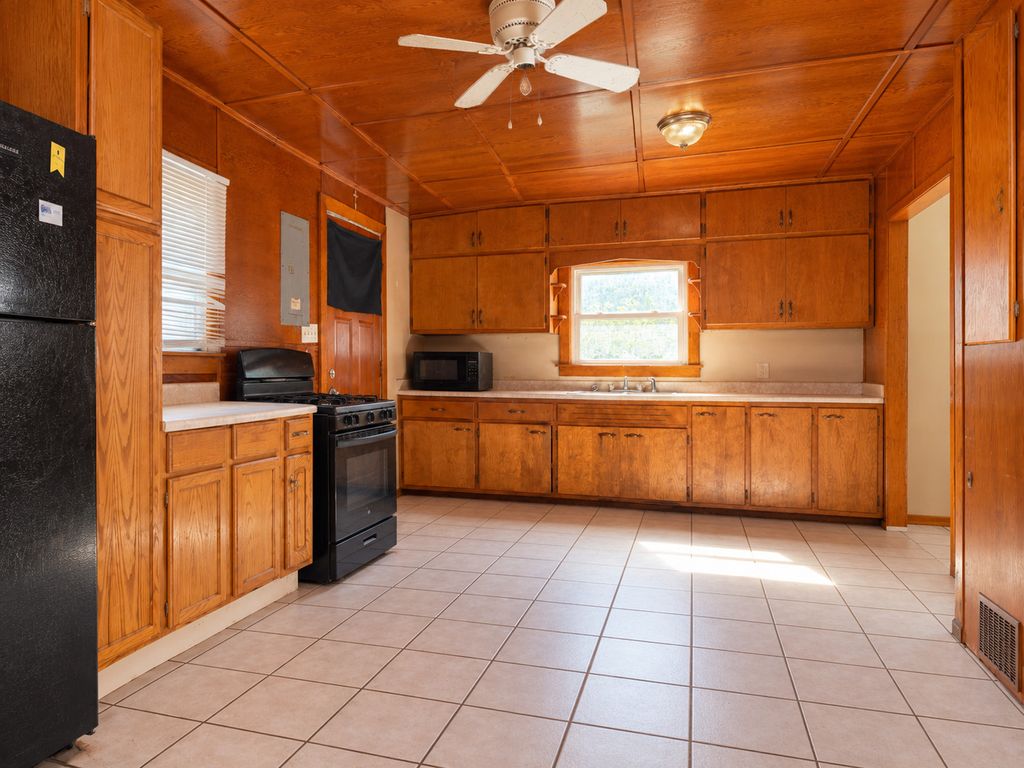 210 Independence Avenue, Joliet, IL 60433 — photo 4