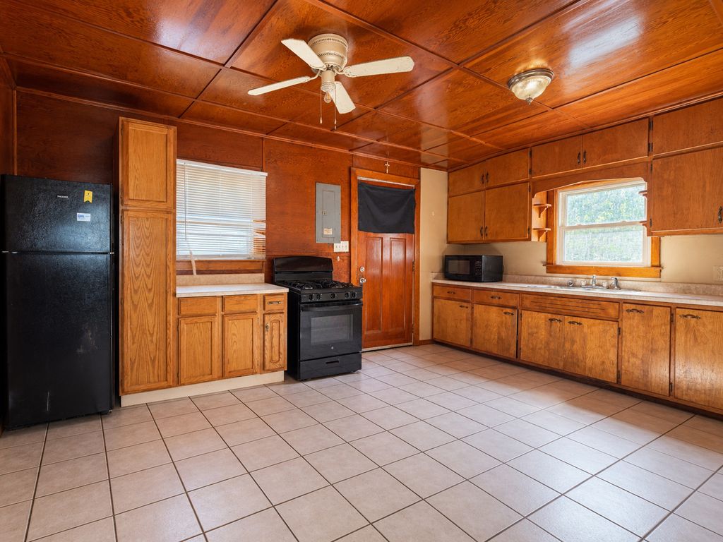 210 Independence Avenue, Joliet, IL 60433 — photo 5