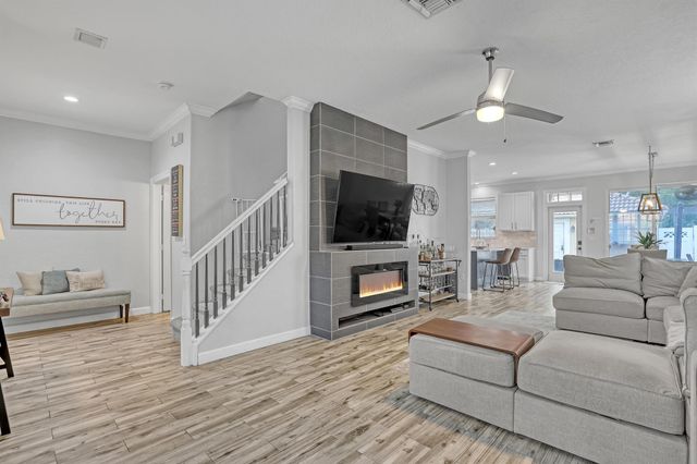 8066 Murano Circle, Palm Beach Gardens, FL 33418