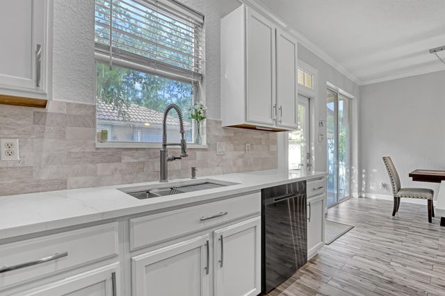 8066 Murano Circle, Palm Beach Gardens, FL 33418