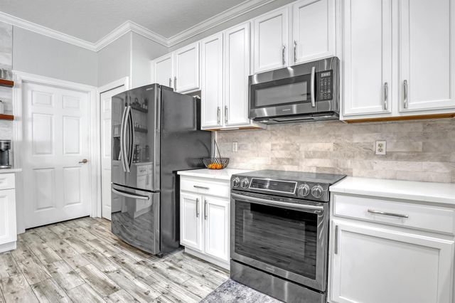 8066 Murano Circle, Palm Beach Gardens, FL 33418