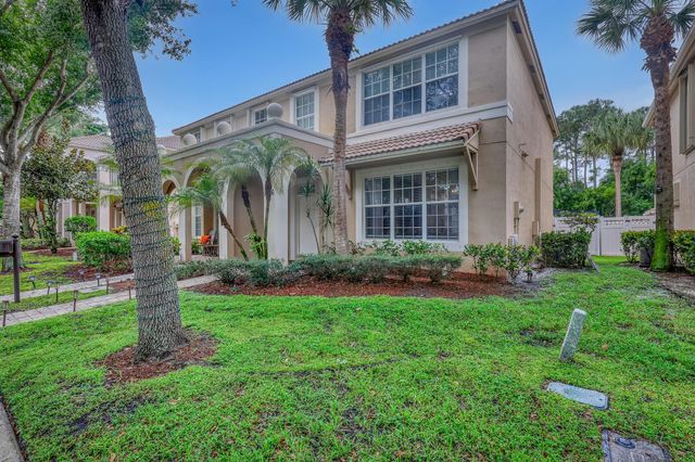 8066 Murano Circle, Palm Beach Gardens, FL 33418