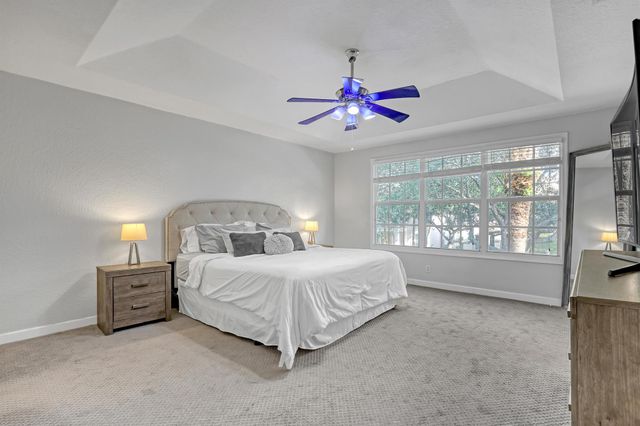8066 Murano Circle, Palm Beach Gardens, FL 33418