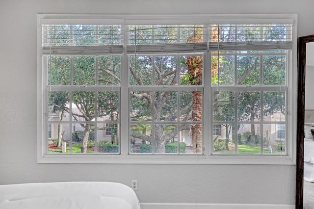 8066 Murano Circle, Palm Beach Gardens, FL 33418