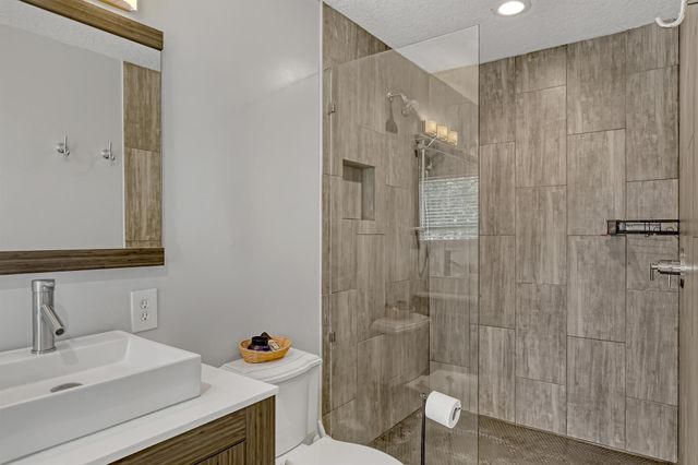 8066 Murano Circle, Palm Beach Gardens, FL 33418