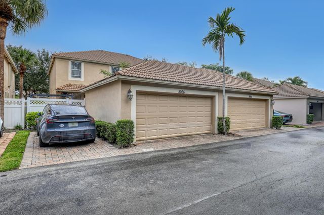8066 Murano Circle, Palm Beach Gardens, FL 33418