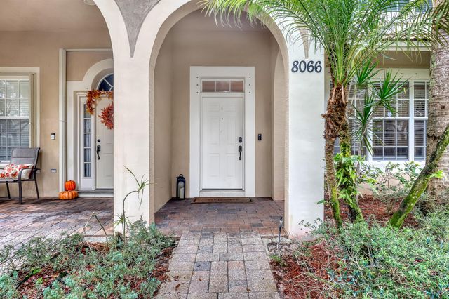 8066 Murano Circle, Palm Beach Gardens, FL 33418