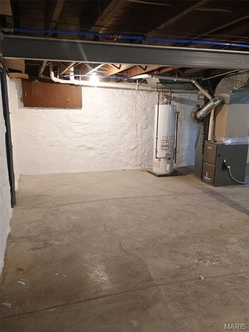 8554 Drury Lane, St Louis, MO 63147