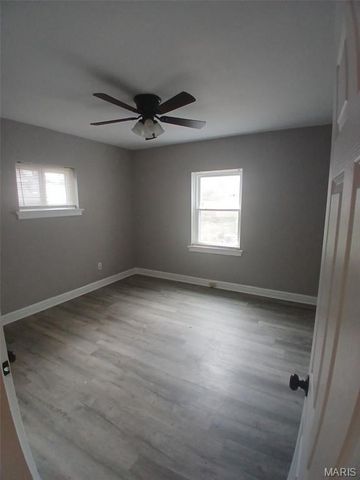 8554 Drury Lane, St Louis, MO 63147