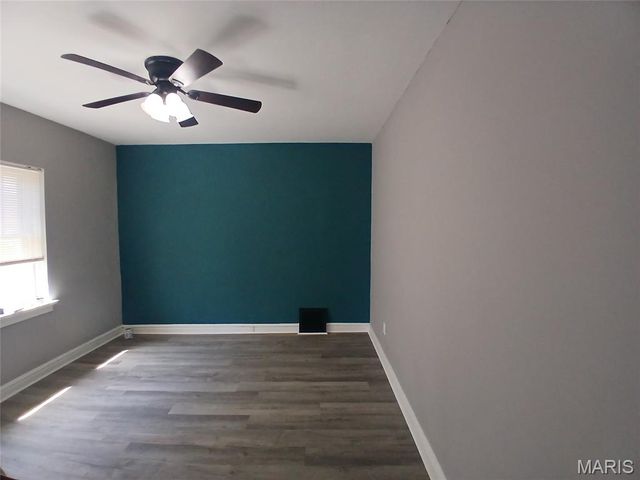 8554 Drury Lane, St Louis, MO 63147