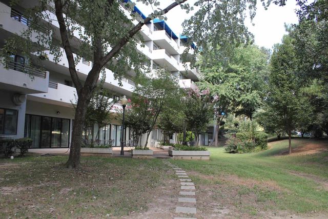 3589 Covington Pike Apt 222, Memphis, TN 38128