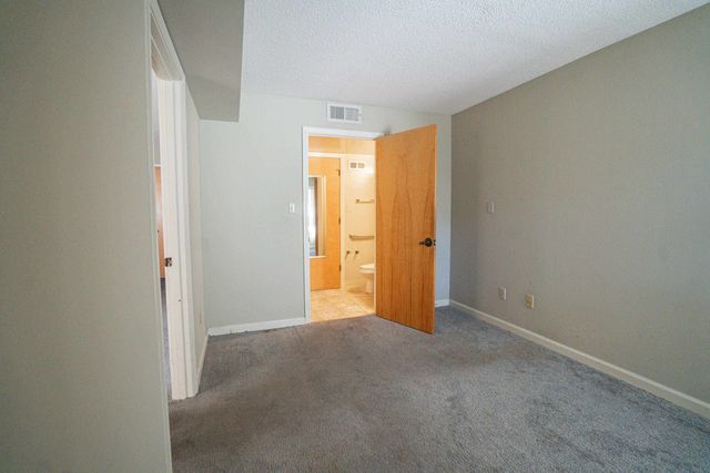 3589 Covington Pike Apt 222, Memphis, TN 38128