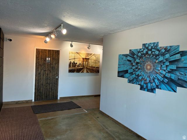 489 W PARKLAND DR, Sandy, UT 84070