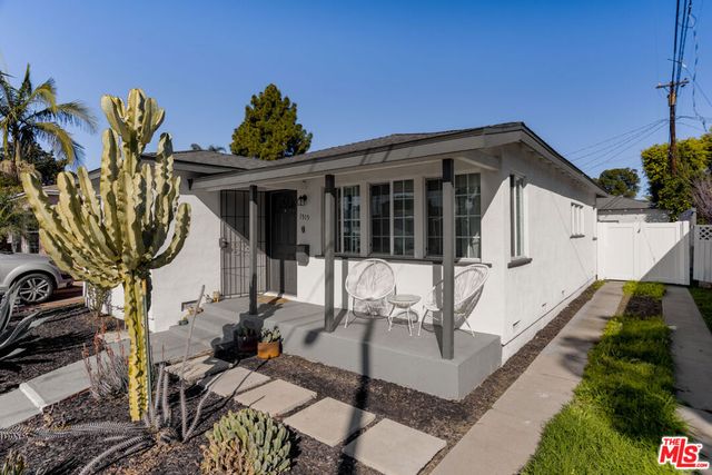 1515 E Hungerford Street, Long Beach, CA 90805