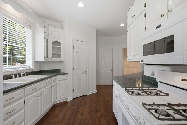 105 Green Tree Ct, Columbia, TN 38401