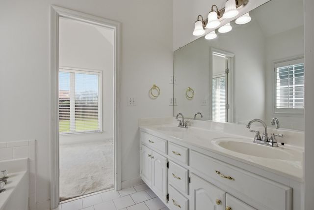 105 Green Tree Ct, Columbia, TN 38401