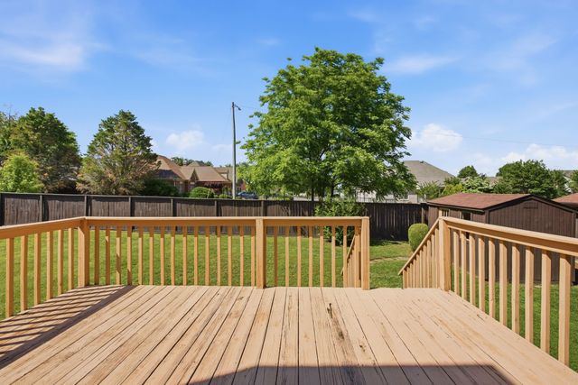 105 Green Tree Ct, Columbia, TN 38401