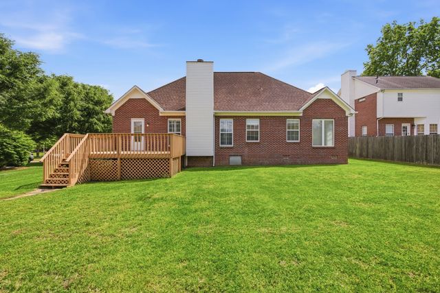 105 Green Tree Ct, Columbia, TN 38401