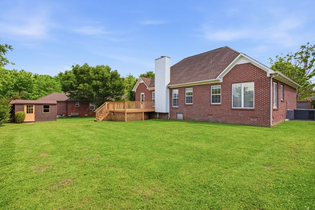 105 Green Tree Ct, Columbia, TN 38401