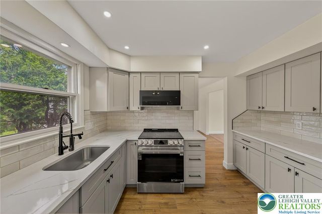 1800 Eastman Avenue, Bethlehem City, PA 18018