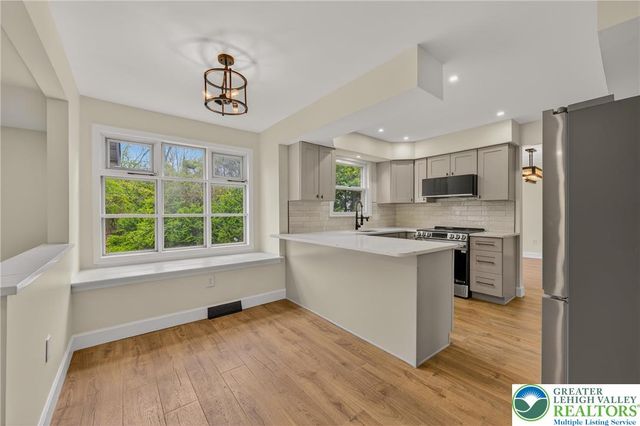 1800 Eastman Avenue, Bethlehem City, PA 18018