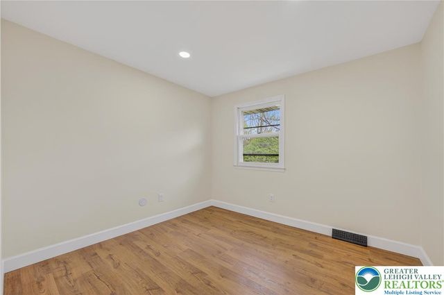 1800 Eastman Avenue, Bethlehem City, PA 18018