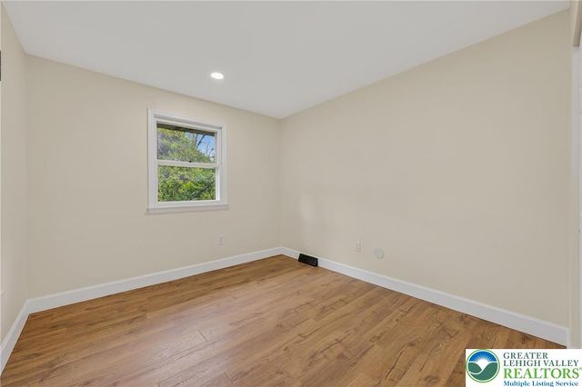 1800 Eastman Avenue, Bethlehem City, PA 18018