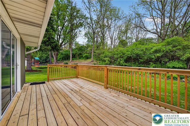 1800 Eastman Avenue, Bethlehem City, PA 18018