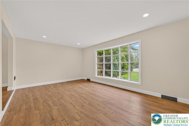 1800 Eastman Avenue, Bethlehem City, PA 18018