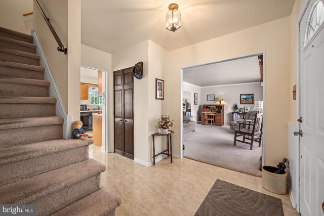 19 W KENNEDY DR, Laurel Springs, NJ 08021