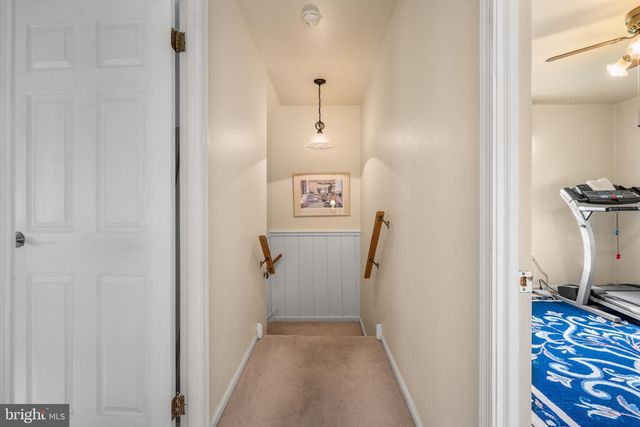 19 W KENNEDY DR, Laurel Springs, NJ 08021