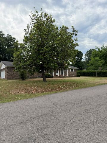 3104 N Frankfort Avenue, Russellville, AR 72802