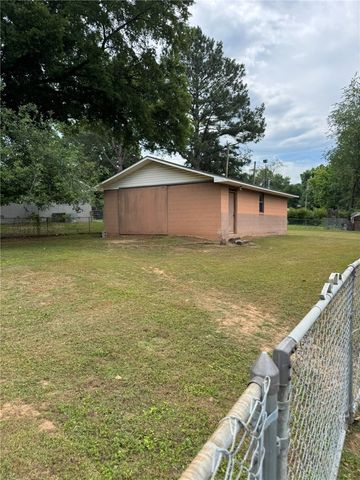 3104 N Frankfort Avenue, Russellville, AR 72802