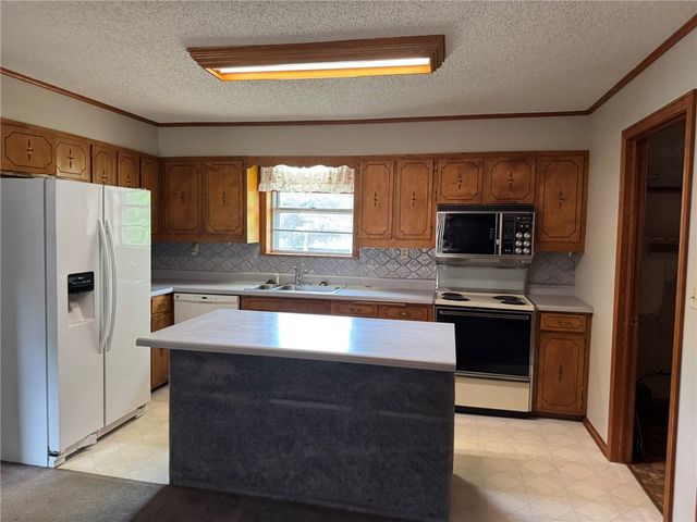 3104 N Frankfort Avenue, Russellville, AR 72802