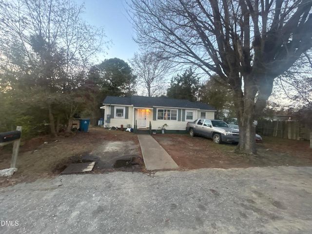 605 N Fayetteville Avenue, Dunn, NC 28334